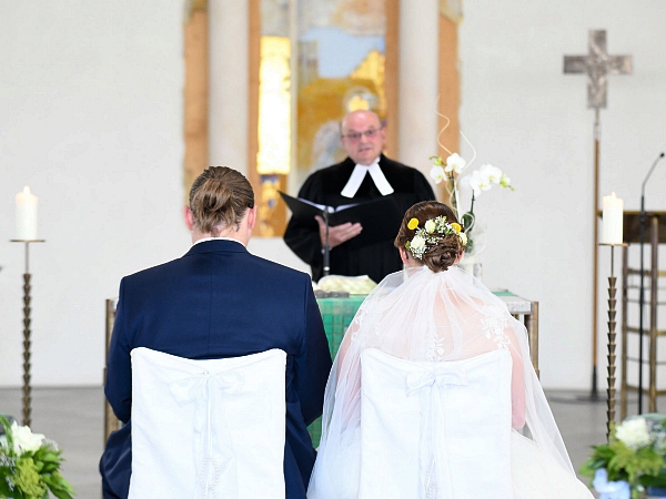 Gethsemanekirche hochzeitsfotos Würzburg Hochzeitsfotograf Hochzeitsreportage glasow fotografie