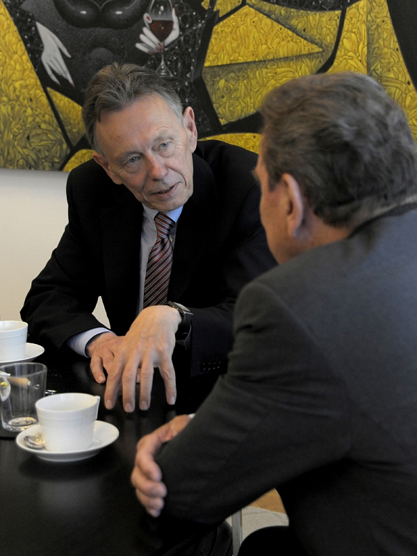 Fotos Bundeskanzler a.D. Gerhard Schröder & Prof. Dr. Schöllgen 3